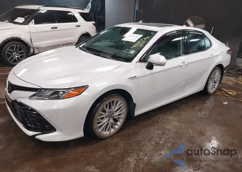 2020 Toyota Camry Xle Hybrid z USA, uszkodzony, nr VIN 4T1F31AK4LU011650